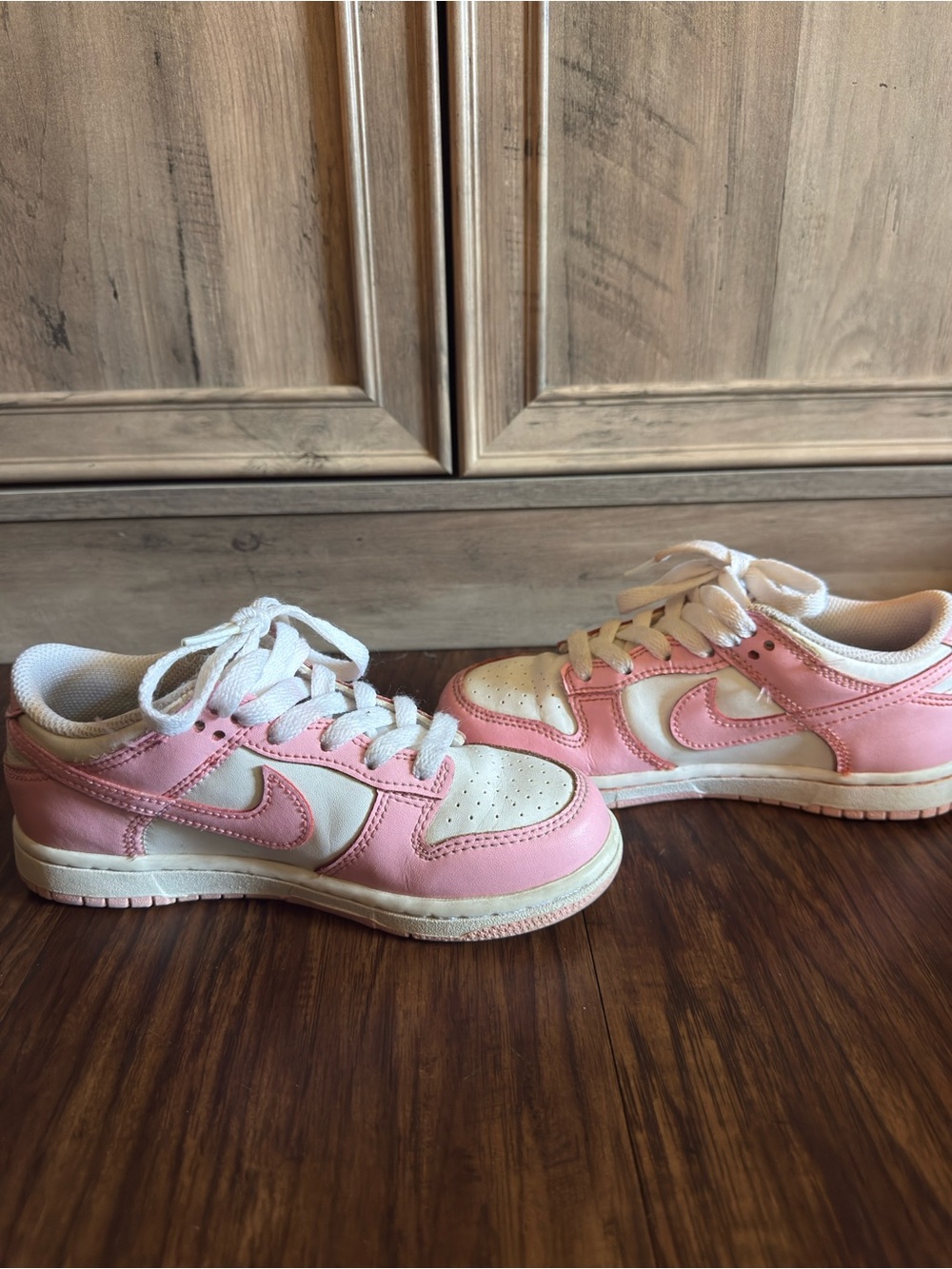 Nike Dunk Low Girls’ Pink & White Sneakers 💕🤍